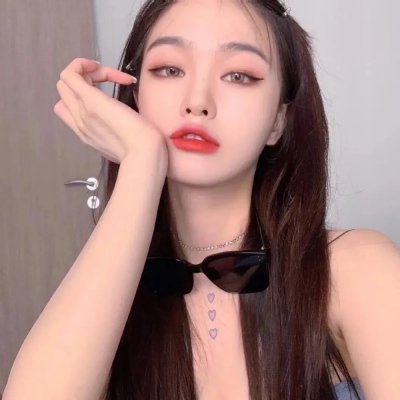 鱼影之群海报