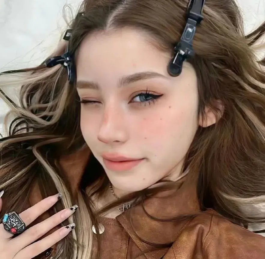 你是我的一束光海报